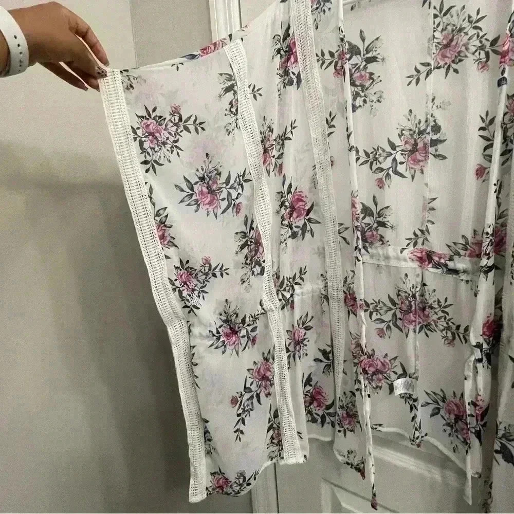 Floral Print Lightweight Kimono - Picture 5 of 6